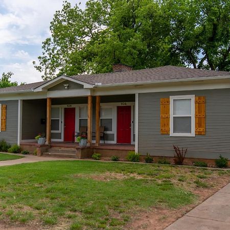 Rock & Roll House, Fiber Internet, Roku Tv, Washer & Dryer, By Dt Chickasha & Leg Lamp! Zewnętrze zdjęcie