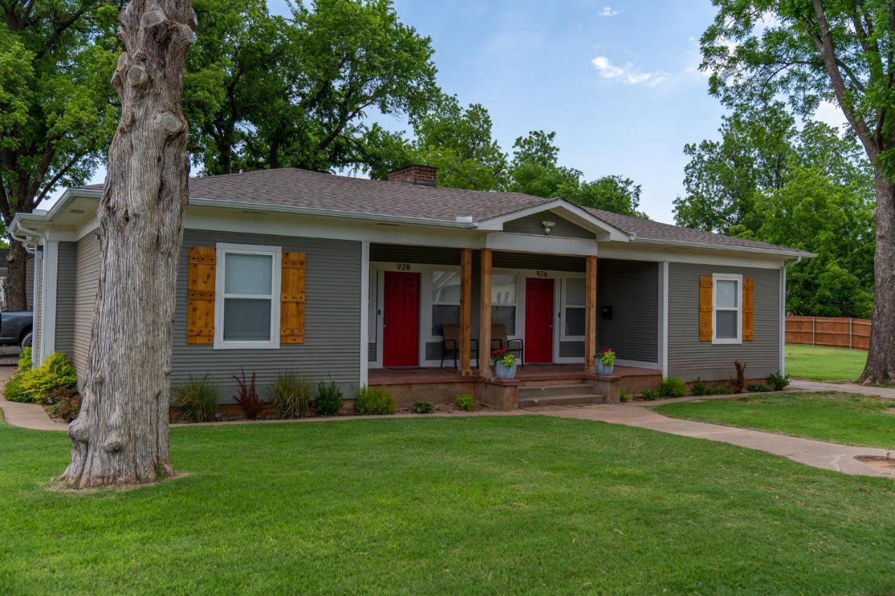 Rock & Roll House, Fiber Internet, Roku Tv, Washer & Dryer, By Dt Chickasha & Leg Lamp! Zewnętrze zdjęcie