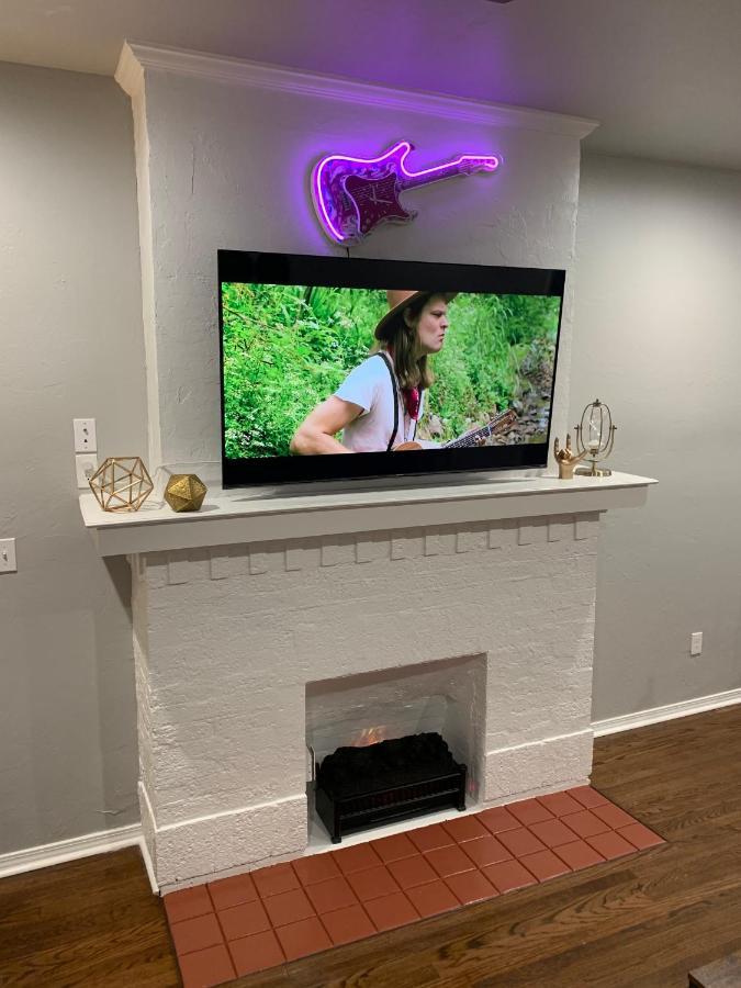 Rock & Roll House, Fiber Internet, Roku Tv, Washer & Dryer, By Dt Chickasha & Leg Lamp! Zewnętrze zdjęcie