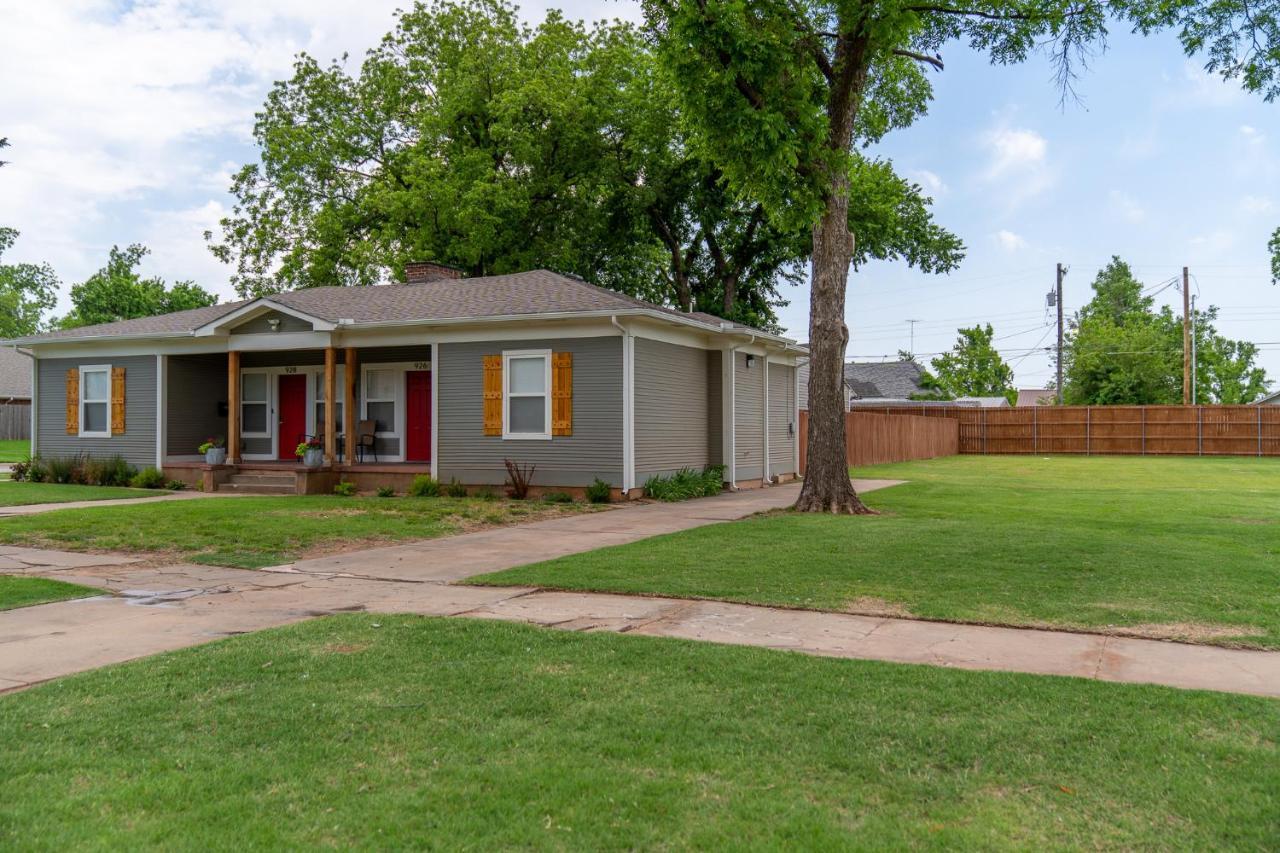 Rock & Roll House, Fiber Internet, Roku Tv, Washer & Dryer, By Dt Chickasha & Leg Lamp! Zewnętrze zdjęcie